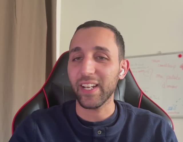 Akram, Data Engineer, en témoignage vidéo