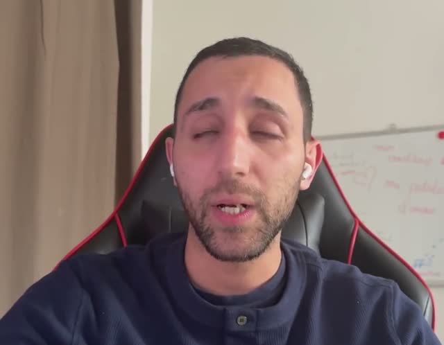 Akram, Data Engineer, en témoignage vidéo