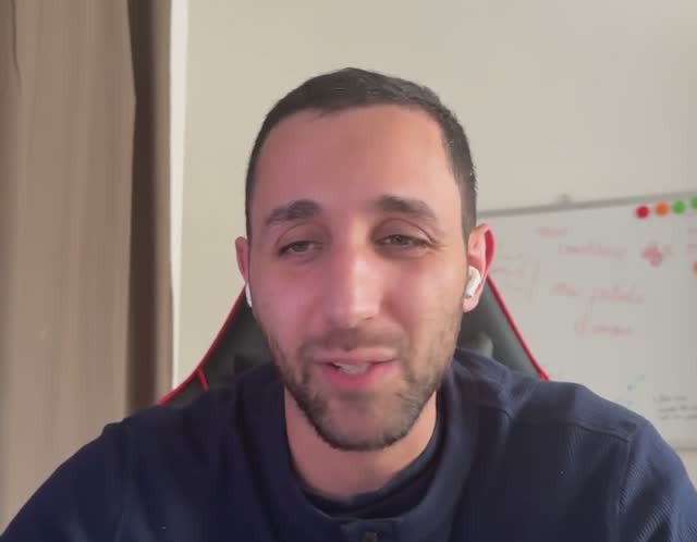Akram, Data Engineer, en témoignage vidéo