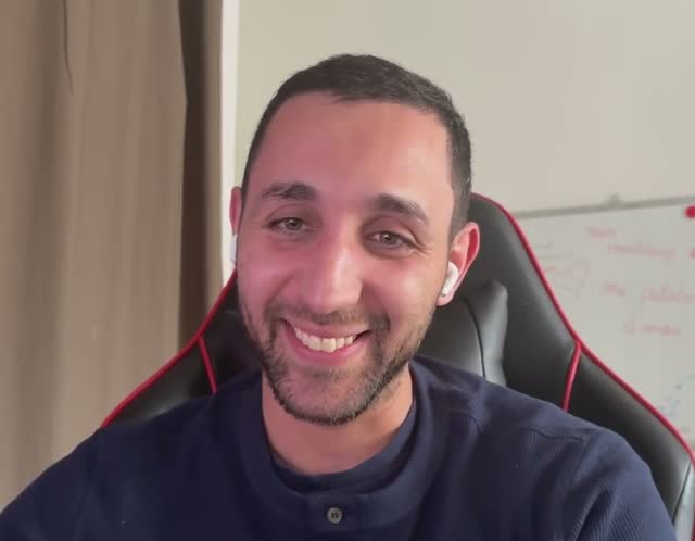 Akram, Data Engineer, en témoignage vidéo